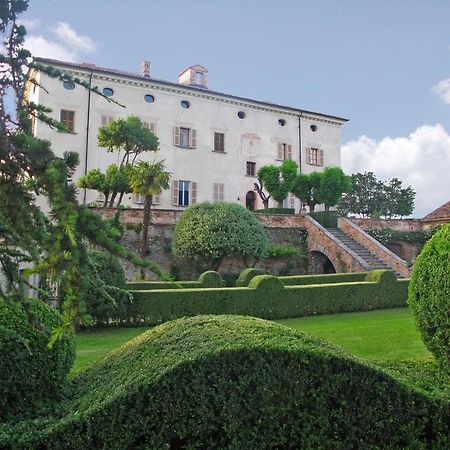 Castello Di Coazzolo Bed & Breakfast Neive Dış mekan fotoğraf