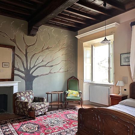 Castello Di Coazzolo Bed & Breakfast Neive Oda fotoğraf