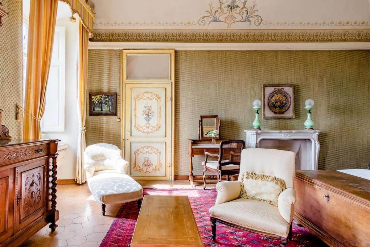 Castello Di Coazzolo Bed & Breakfast Neive Oda fotoğraf