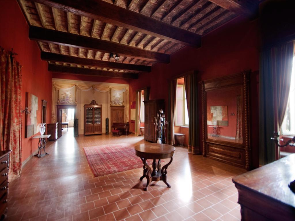 Castello Di Coazzolo Bed & Breakfast Neive Dış mekan fotoğraf